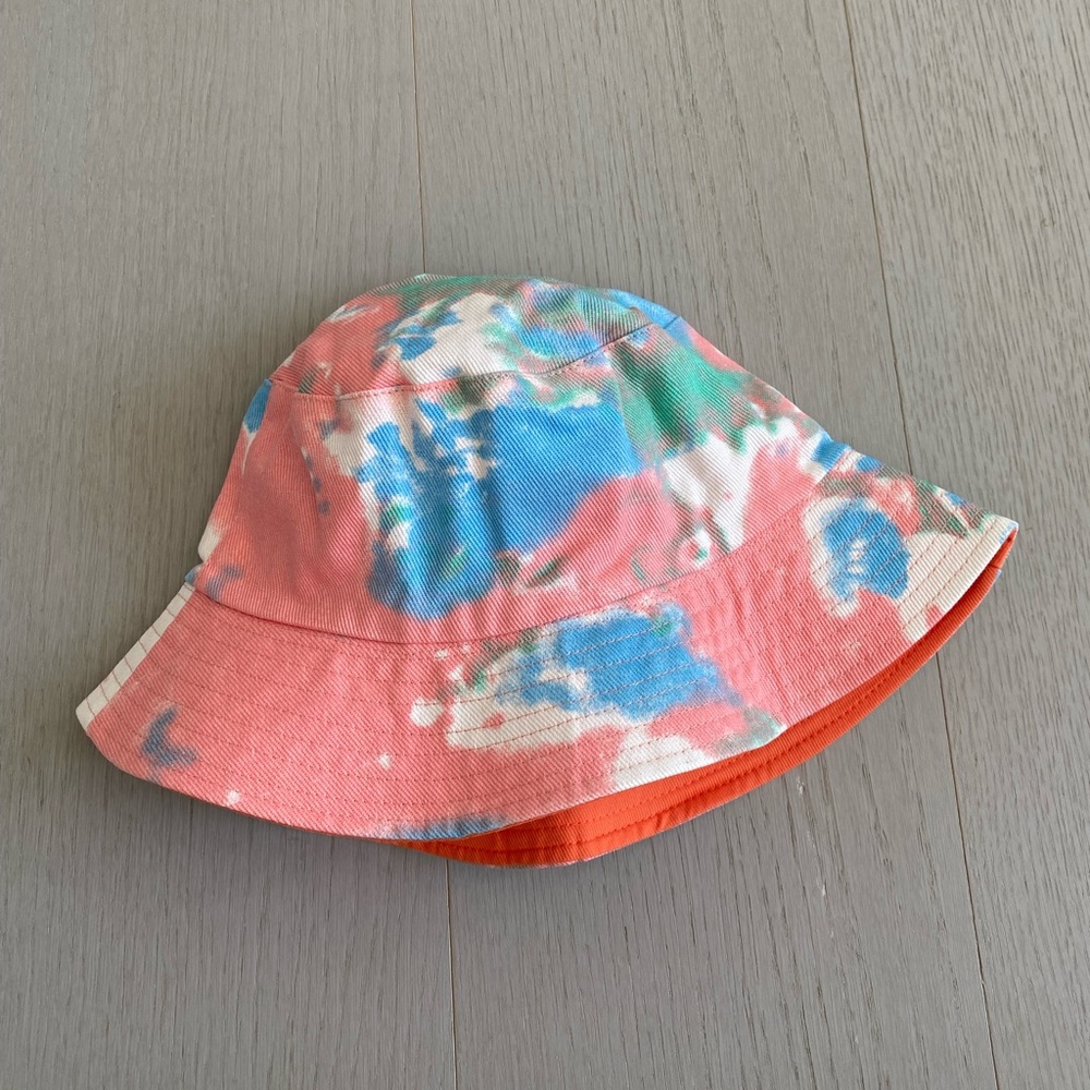 orange/tie dye reversible bucket hat